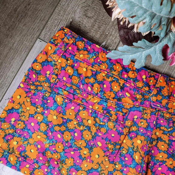 Volcom Floral Frochickie 2 1/2" Short "I MUST HAVE" Size 5 Juniors Pink Blush - Picture 14 of 15